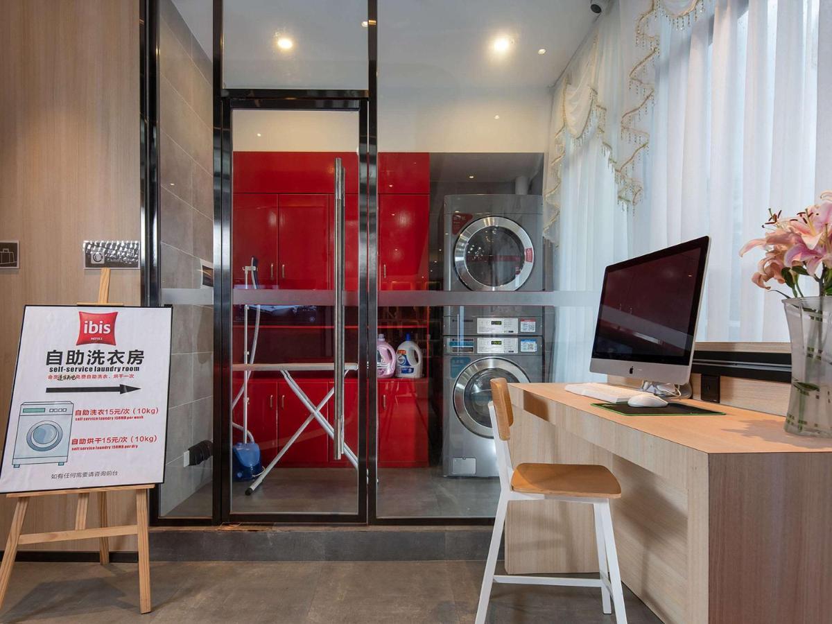 Ibis Hotel Gunung Emei Bagian luar foto