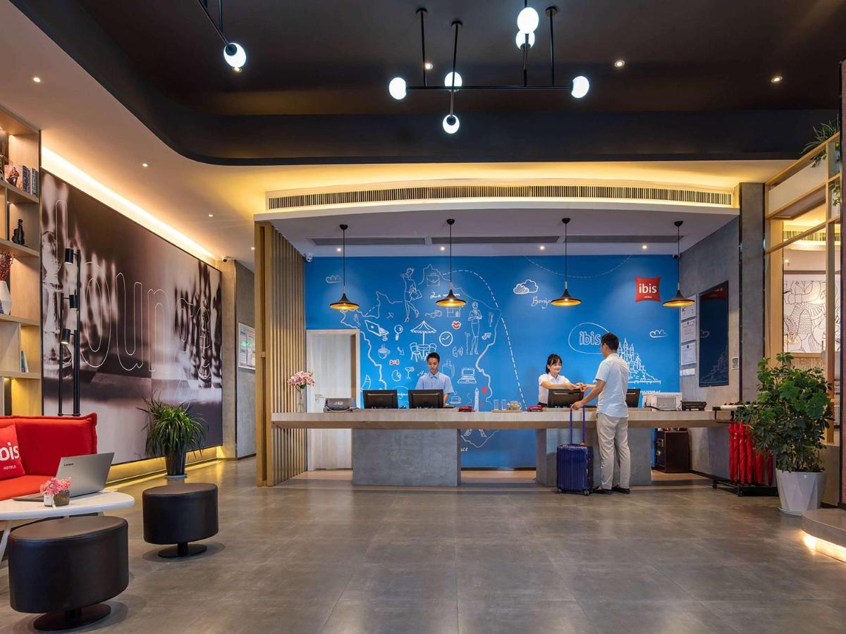 Ibis Hotel Gunung Emei Bagian luar foto