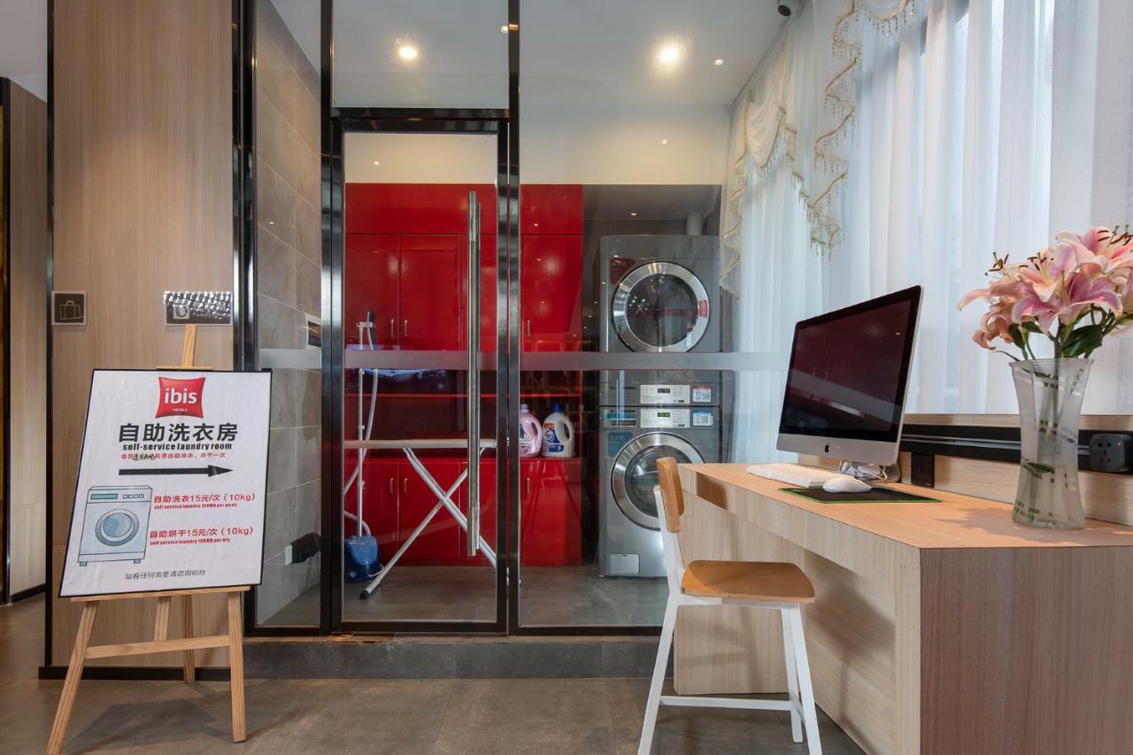 Ibis Hotel Gunung Emei Bagian luar foto