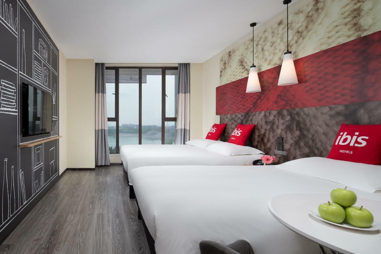 Ibis Hotel Gunung Emei Bagian luar foto